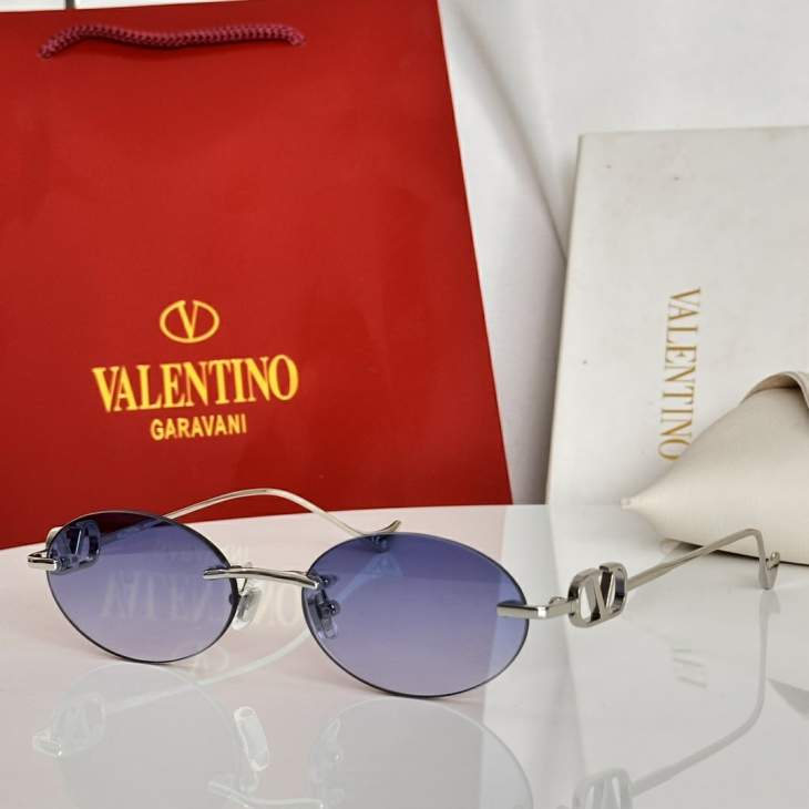 Picture of Valentino Sunglasses _SKUfw79480165fw